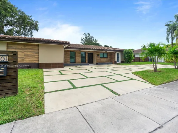 2201 NE 197th St, Miami, FL 33180