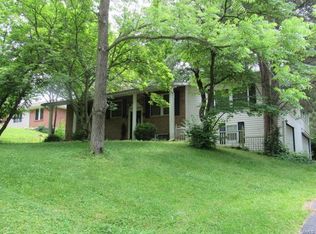 17855 Old Jamestown Rd, Florissant, MO 63034