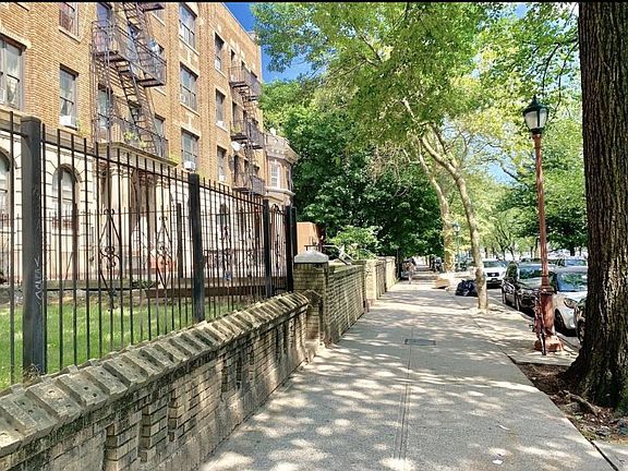 5th image of 277 Eastern Pkwy APT 3K