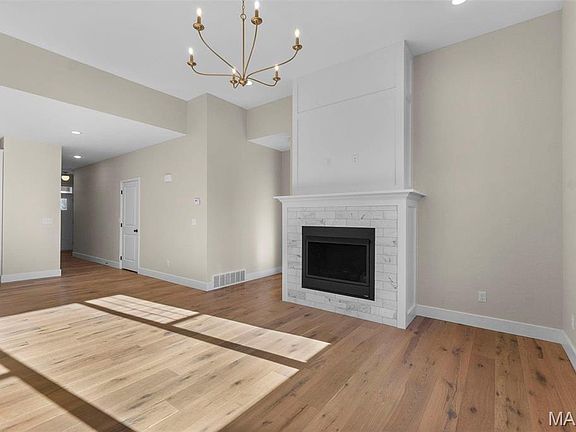4th image of 2640 Walden Blvd
