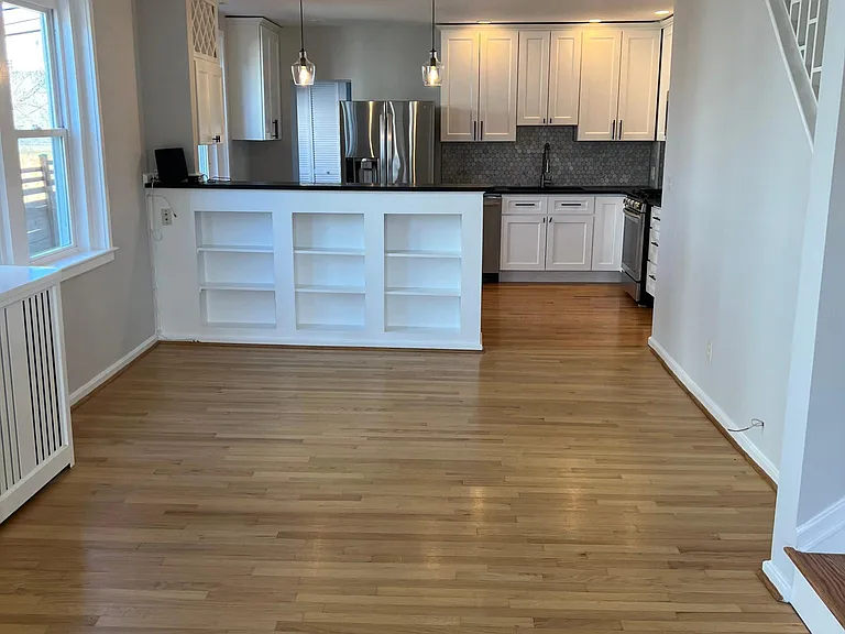 145 Roosevelt Ter — Photo 5