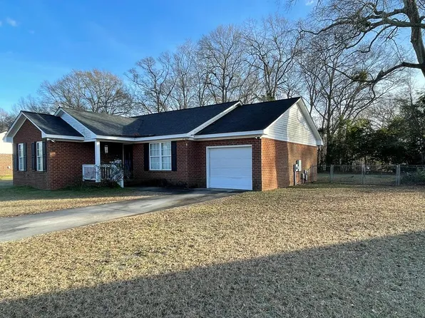 3327 Annie St, Dalzell, SC 29040