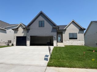 4705 177th St, Urbandale, IA 50323