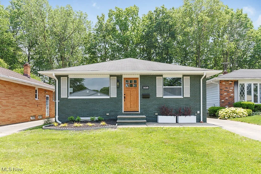 14148 Rochelle Dr photo 1