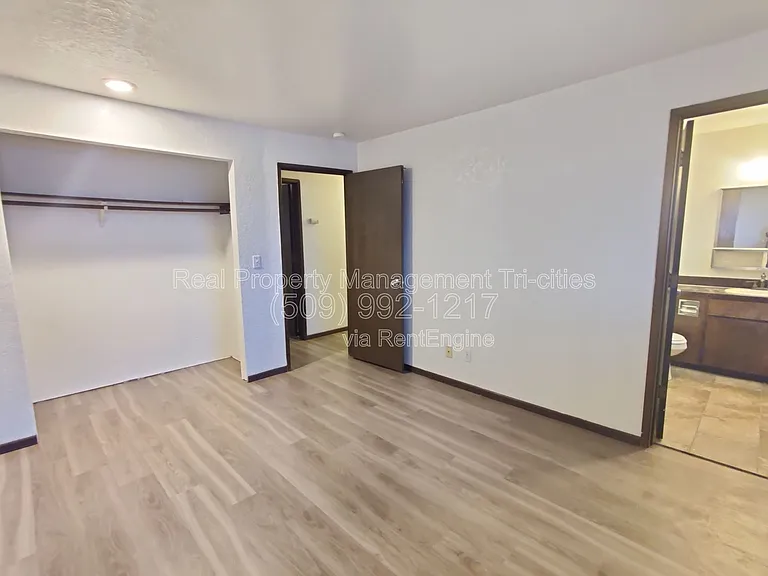 1816 W 21st Ave #C — Photo 12