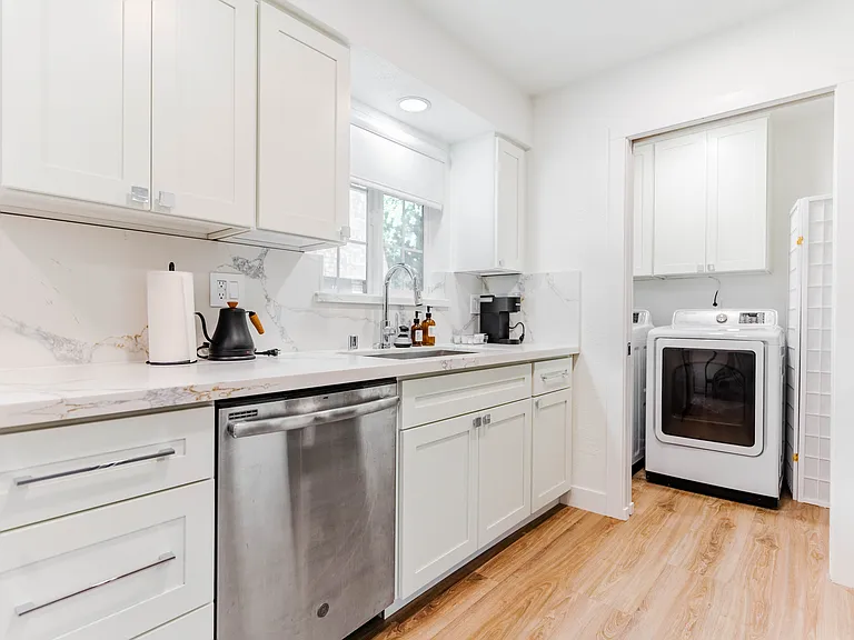 4940 Pasadena Ave #B — Photo 18