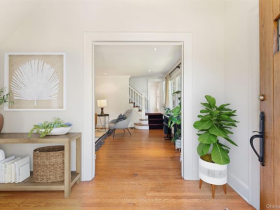 3rd image of 10 Cambridge Court