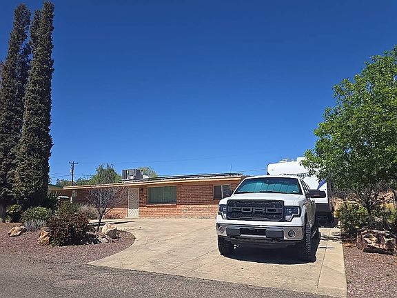 2nd image of 2750 W Capistrano Rd