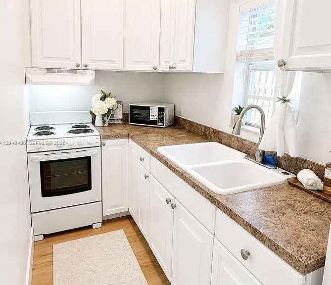 1012 NE 17th Ct #2 — Photo 5