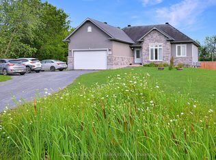 588 Russell Rd, Clarence Rockland, ON K0A 2A0