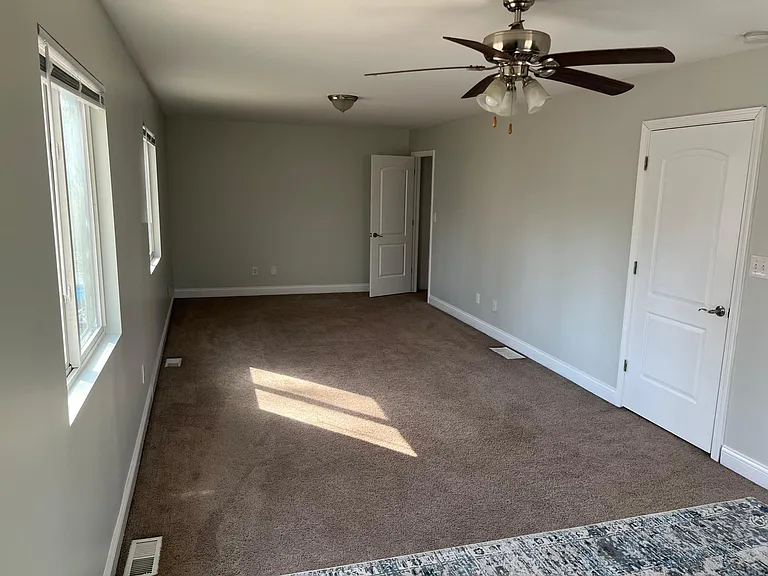 152 N Adams St — Photo 31