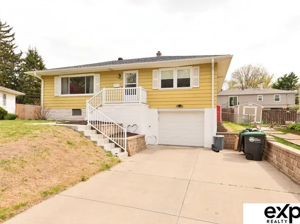 7449 Frederick St, Omaha, NE 68124