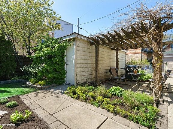 4th image of 2046 W Cortez St #3