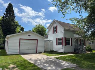 202 Evans St, East Tawas, MI 48730