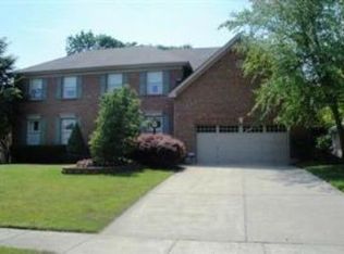 12109 Village Woods Dr, Cincinnati, OH 45241