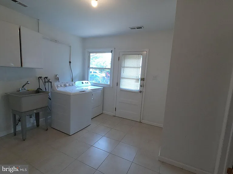 436 S Suffolk Dr — Photo 28