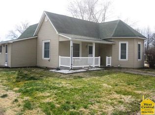 100 E Burbank St, Appleton City, MO 64724