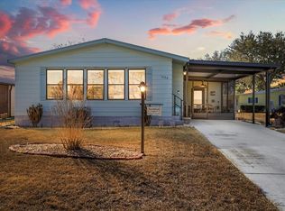 1020 Dustin Dr, Lady Lake, FL 32159