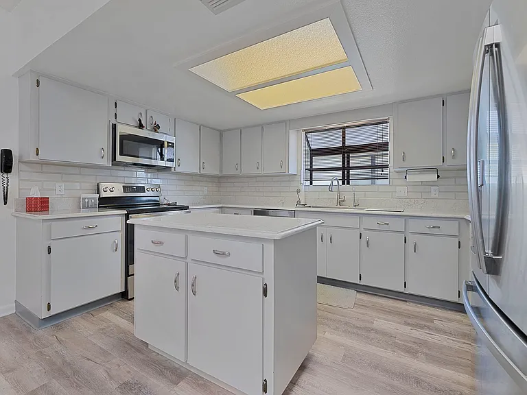 3122 Sand Trap Ct — Photo 4