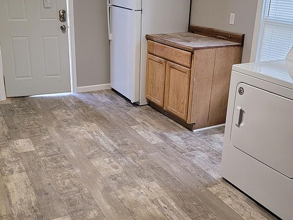 5th image of 1117 W Abbott St