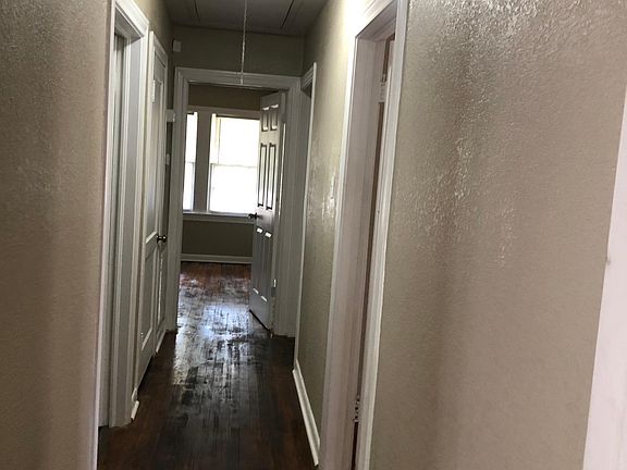 5th image of 2701 S Crockett Dr