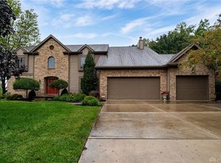 1415 Passport Ln, Dayton, OH 45414