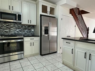 90-21 185th Street, Hollis, NY, 11423