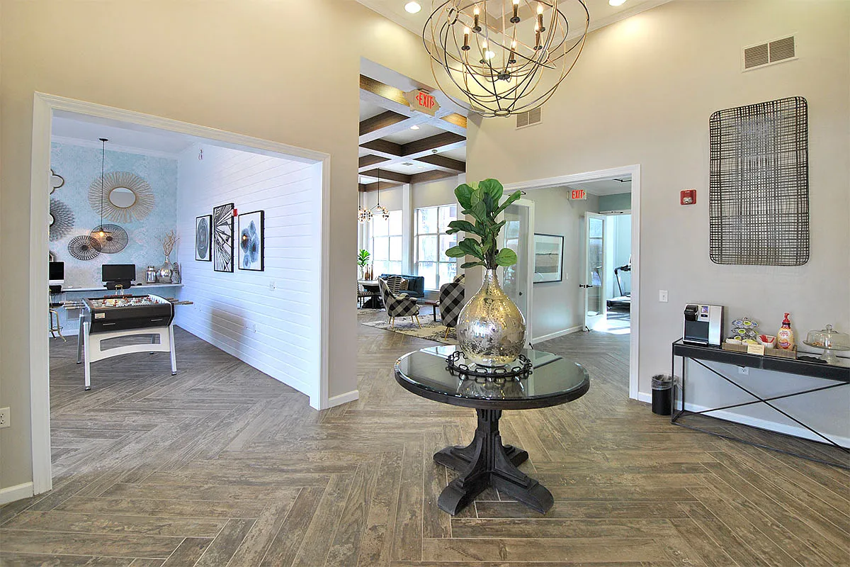 Fairlane Town Center Apartment Homes — Photo 4