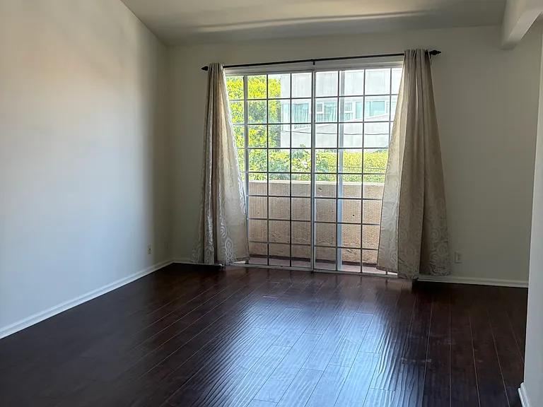 753 Wilcox Ave #7 — Photo 3