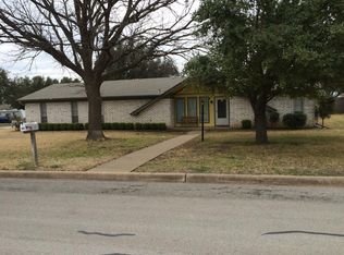 308 Red Oak Dr, Cleburne, TX 76033