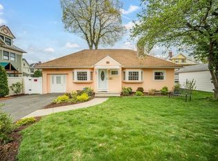11 Garfield St, Springfield, MA 01108