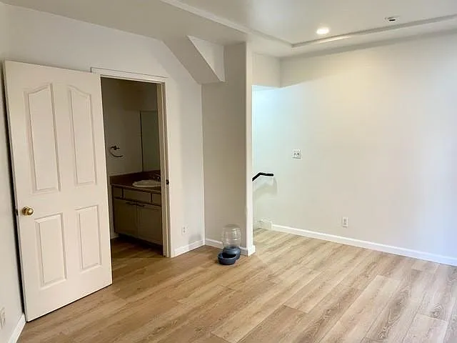 7267 Corbin Ave — Photo 4