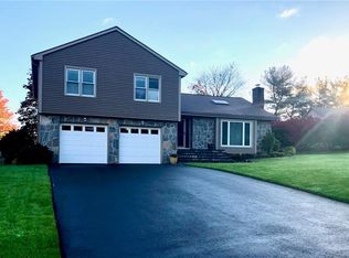 3 Holly Hills Dr, Cromwell, CT 06416