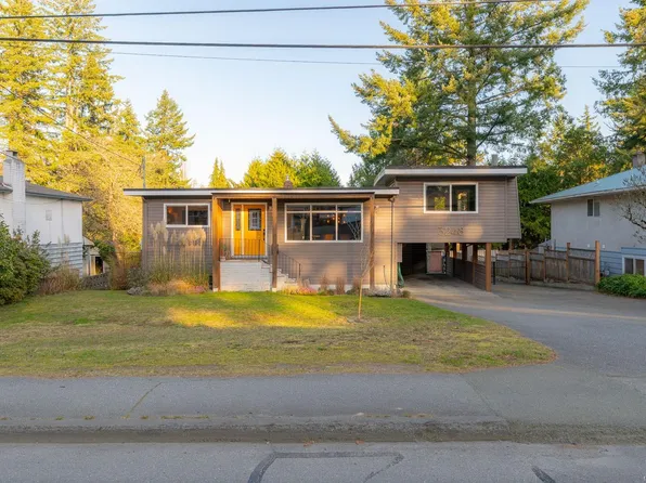 3248 Uplands Dr, Nanaimo, BC V9T 2T1