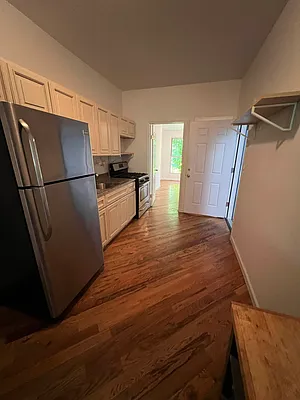 Rented by Delmark Realty LLC | media 4