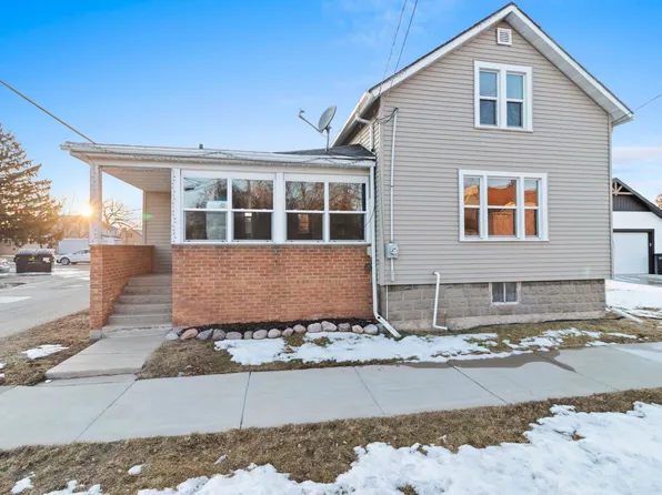 1419 Fox St, Oshkosh, WI 54902