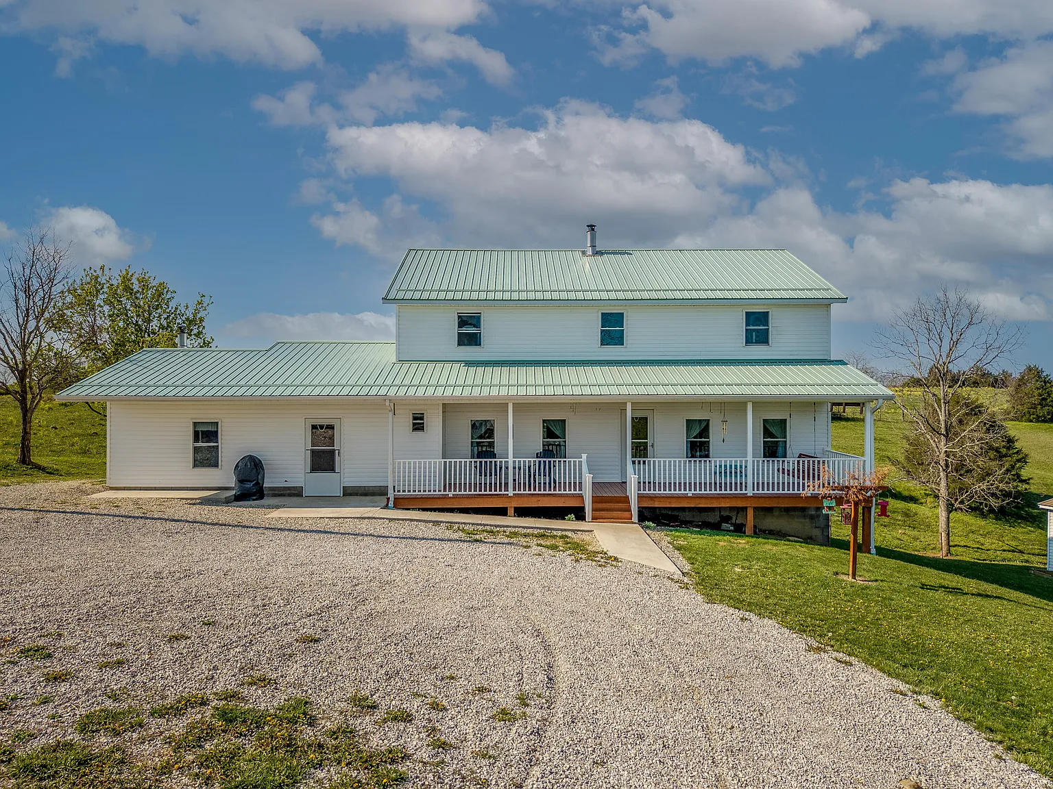 607 Saunders Ln photo 1