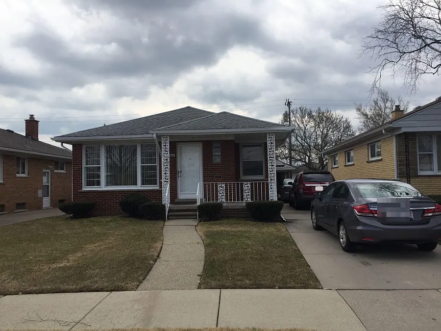 18302 Holland Ave photo 1