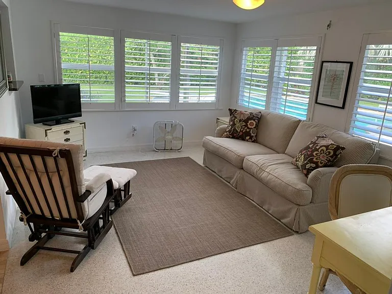 1588 Mandarin Rd — Photo 10