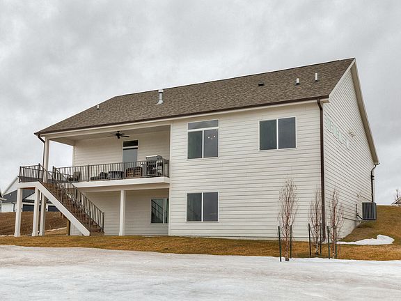 2nd image of 3016 Lakeview Dr SE