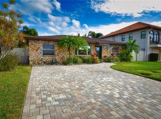 717 Sunset Cv, Madeira Beach, FL 33708