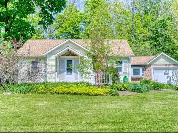 25 Apple Ln, Wrentham, MA 02093