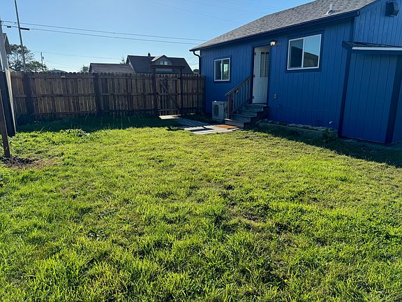 3rd image of 209 9th St #B