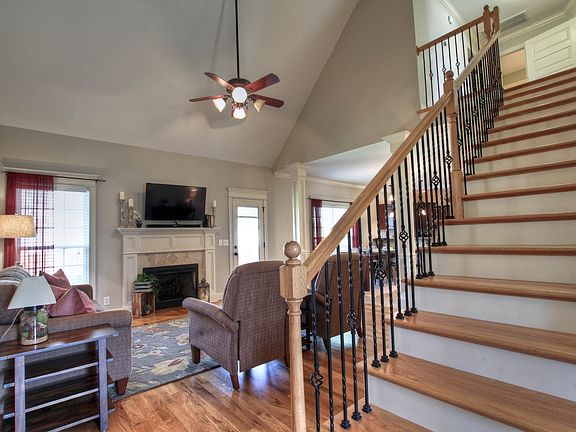 2nd image of 563 Schroer Dr