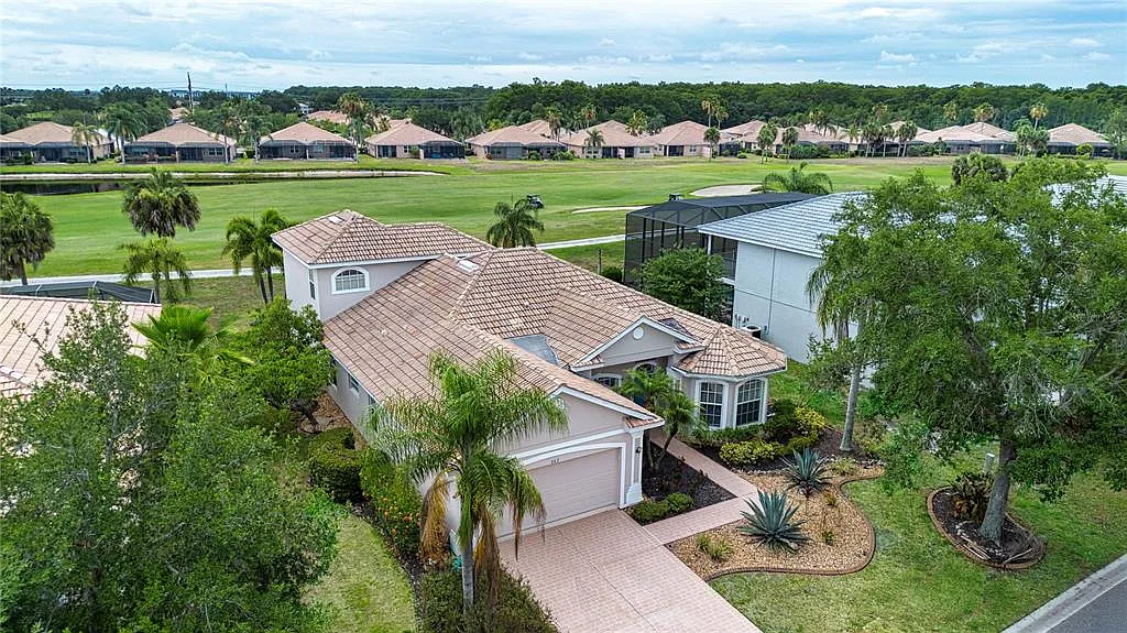4 bed, 2.0 bath, 2797 sqft, $2,700 — Photo 3
