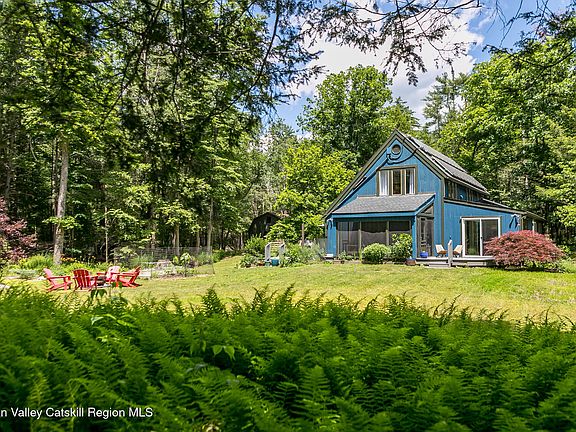 2nd image of 137 Stillwater Road