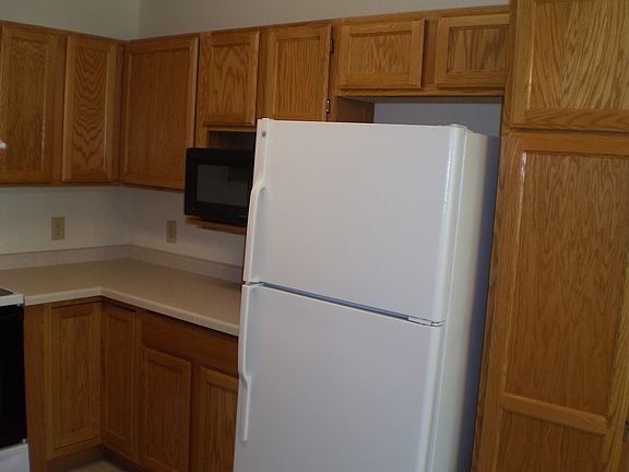 3rd image of 601 Pigeon Creek Dr #15