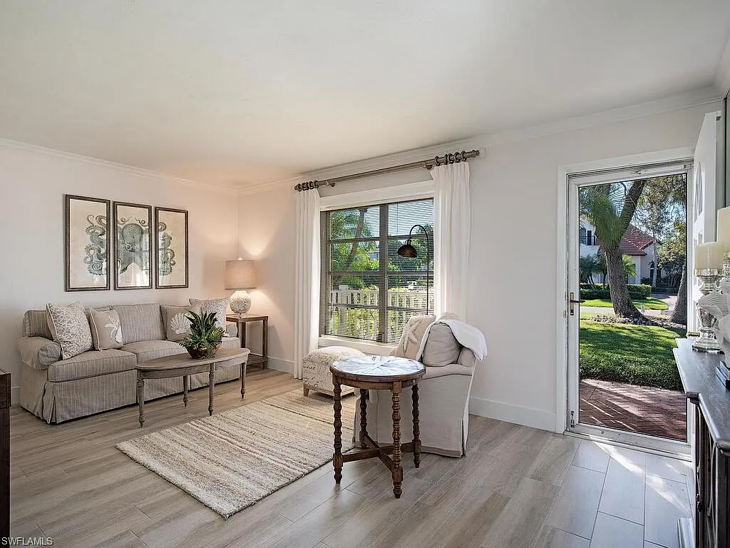3 bed, 3.0 bath, 1930 sqft, $30,000 — Photo 2