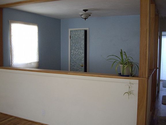 4th image of 501 E Oak St