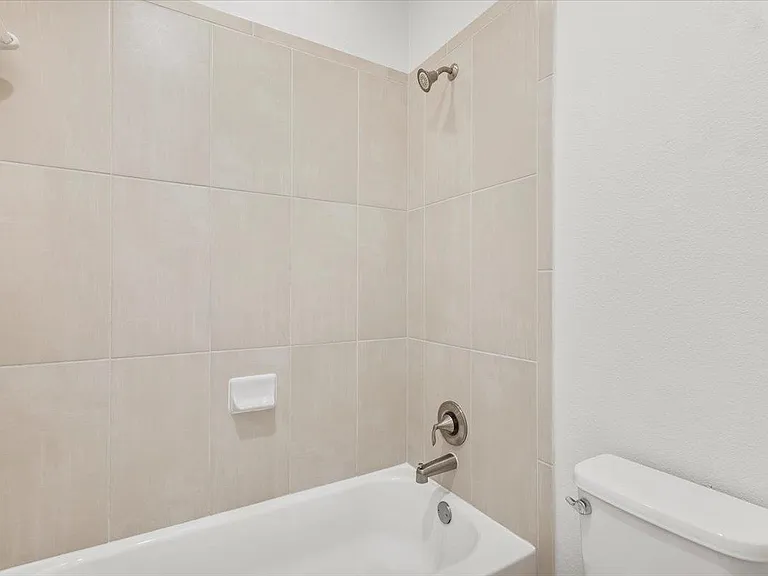6717 Vicenza Dr — Photo 31